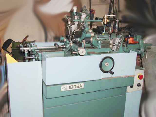 Фото токарного верстата поздовжнього точення 1В06А 1В06А Фото